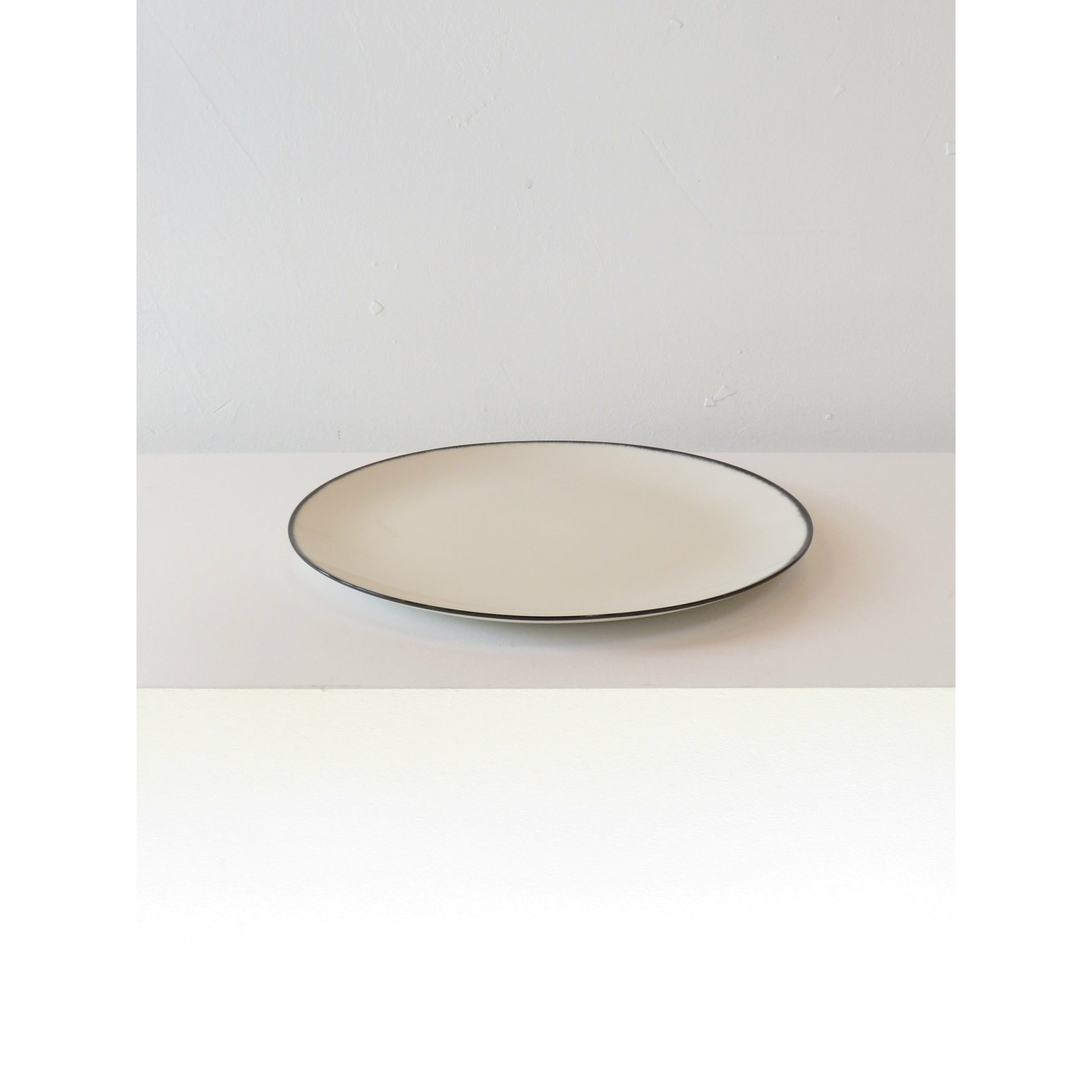 Ann Demeulemeester Home Home 28 centimeters / Off-white & black / Porcelain Ann Demeulemeester for Serax 28 cm plates (set of two)