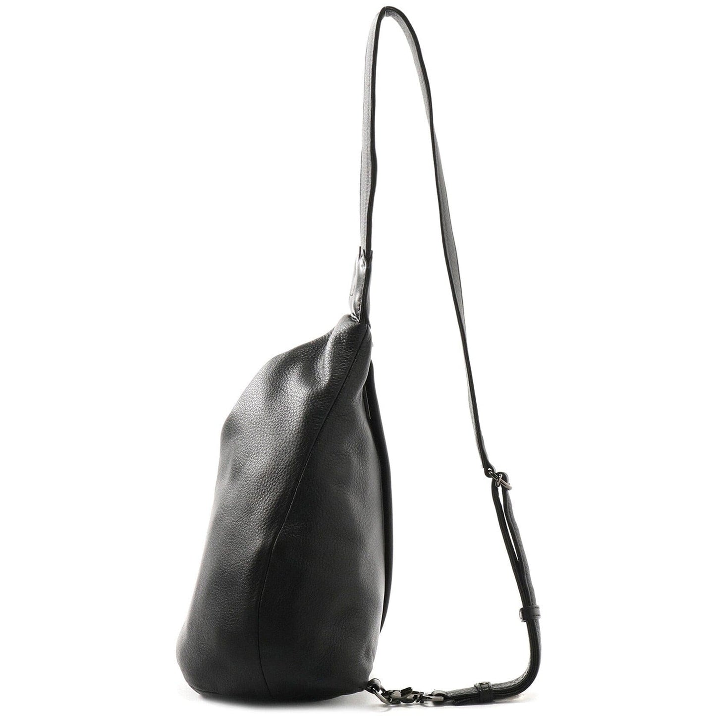 Yohji Yamamoto Handbags Black / Cow Leather / 34cm x 31cm x 15 cm Yohji Yamamoto Cross Body Bag M